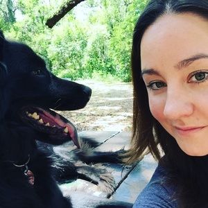 Meet your Posher, Caitlin